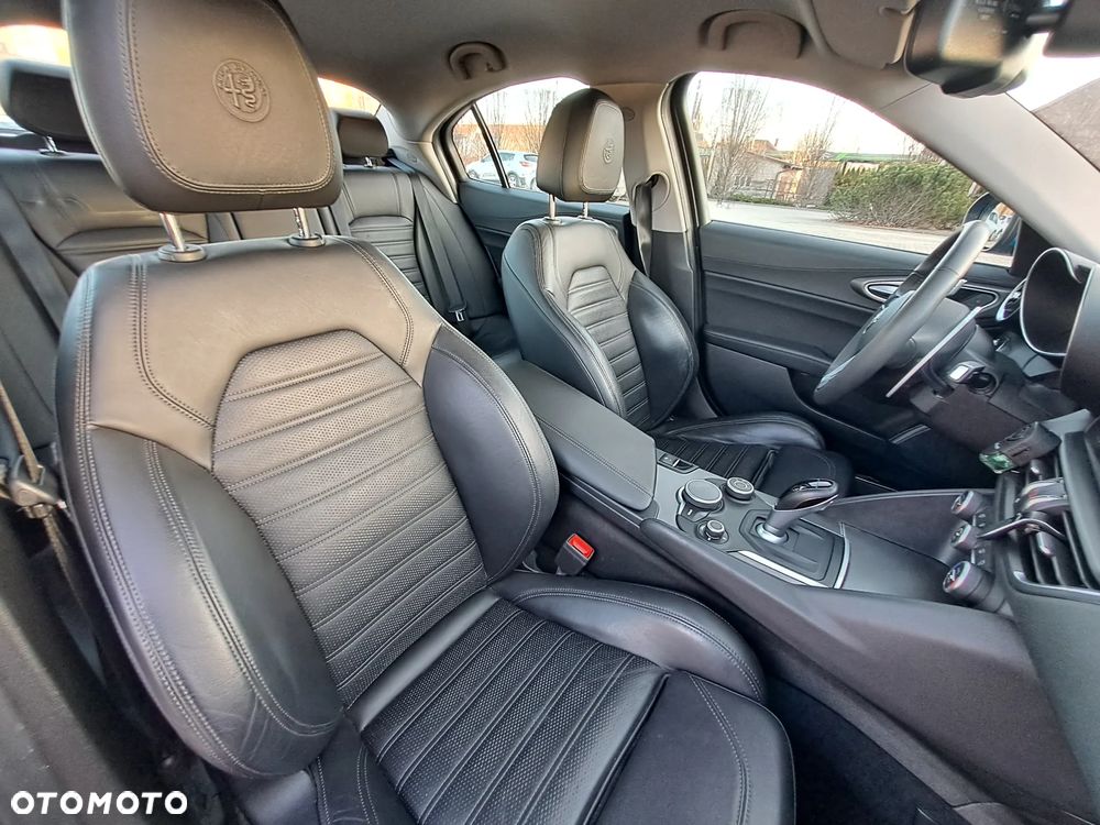 Alfa Romeo Giulia 2.0 Turbo Veloce Q4 - 16