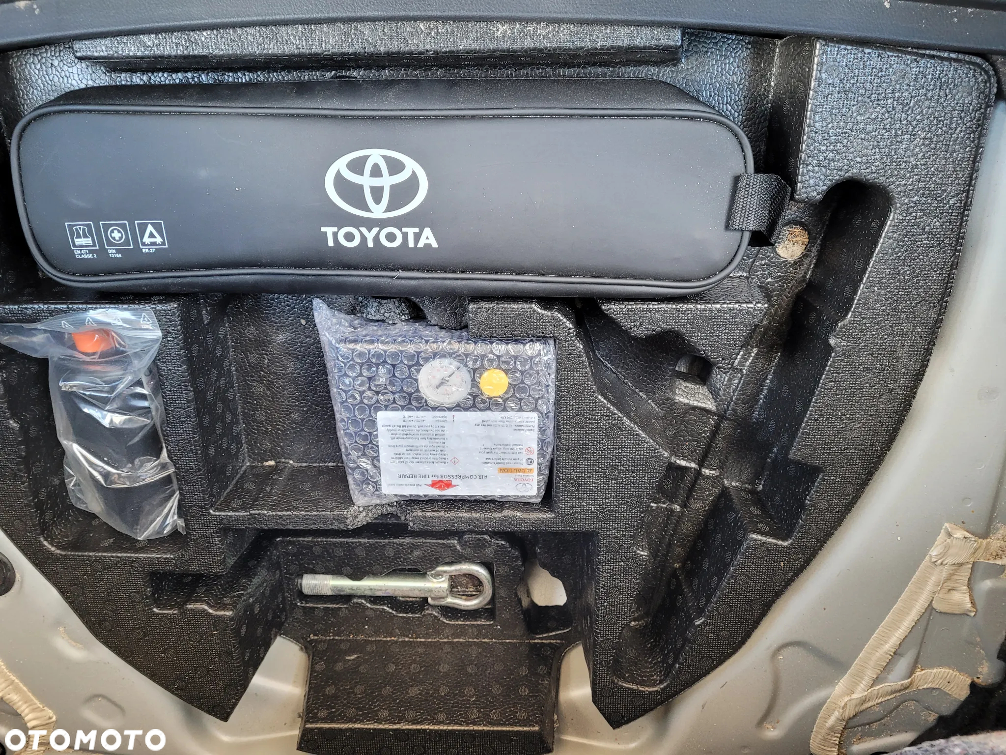 Toyota Auris Hybrid 135 Premium - 10