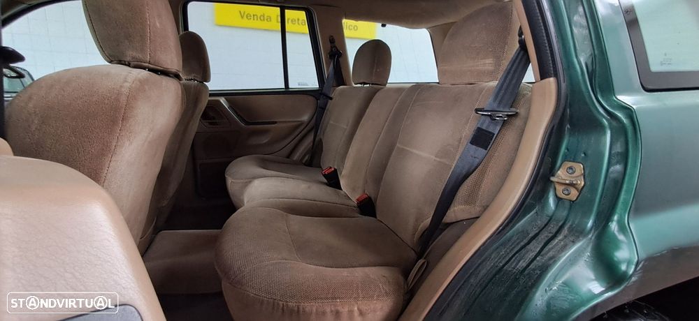 Jeep Grand Cherokee 3.1 TD Laredo - 10