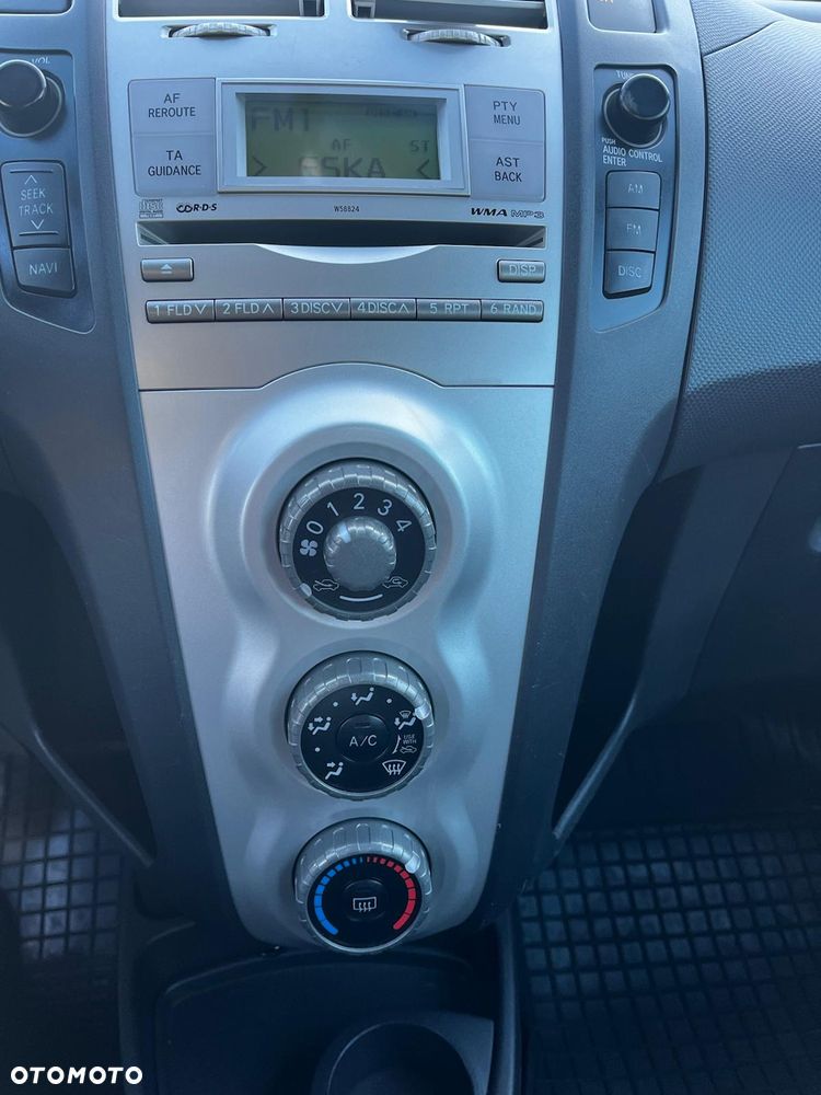 Toyota Yaris 1.0 VVT-i - 22