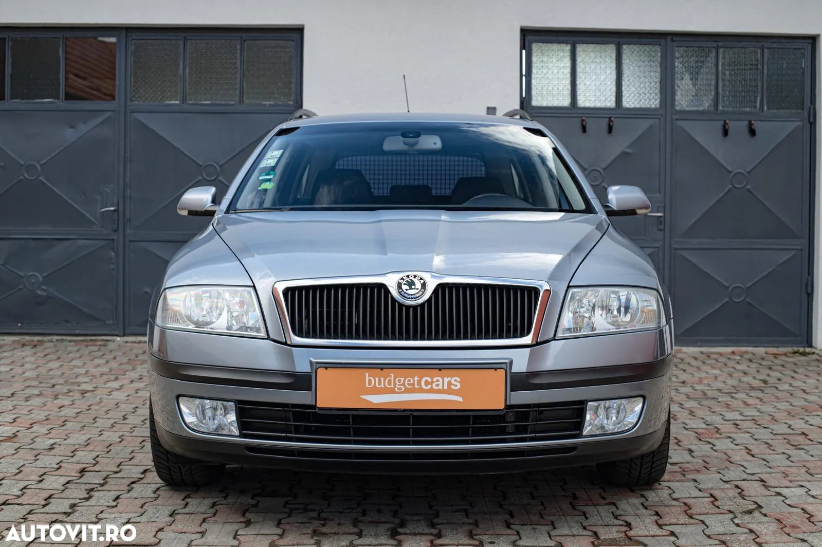 Skoda Octavia Combi 2.0 TDI Ambiente Aut - 3