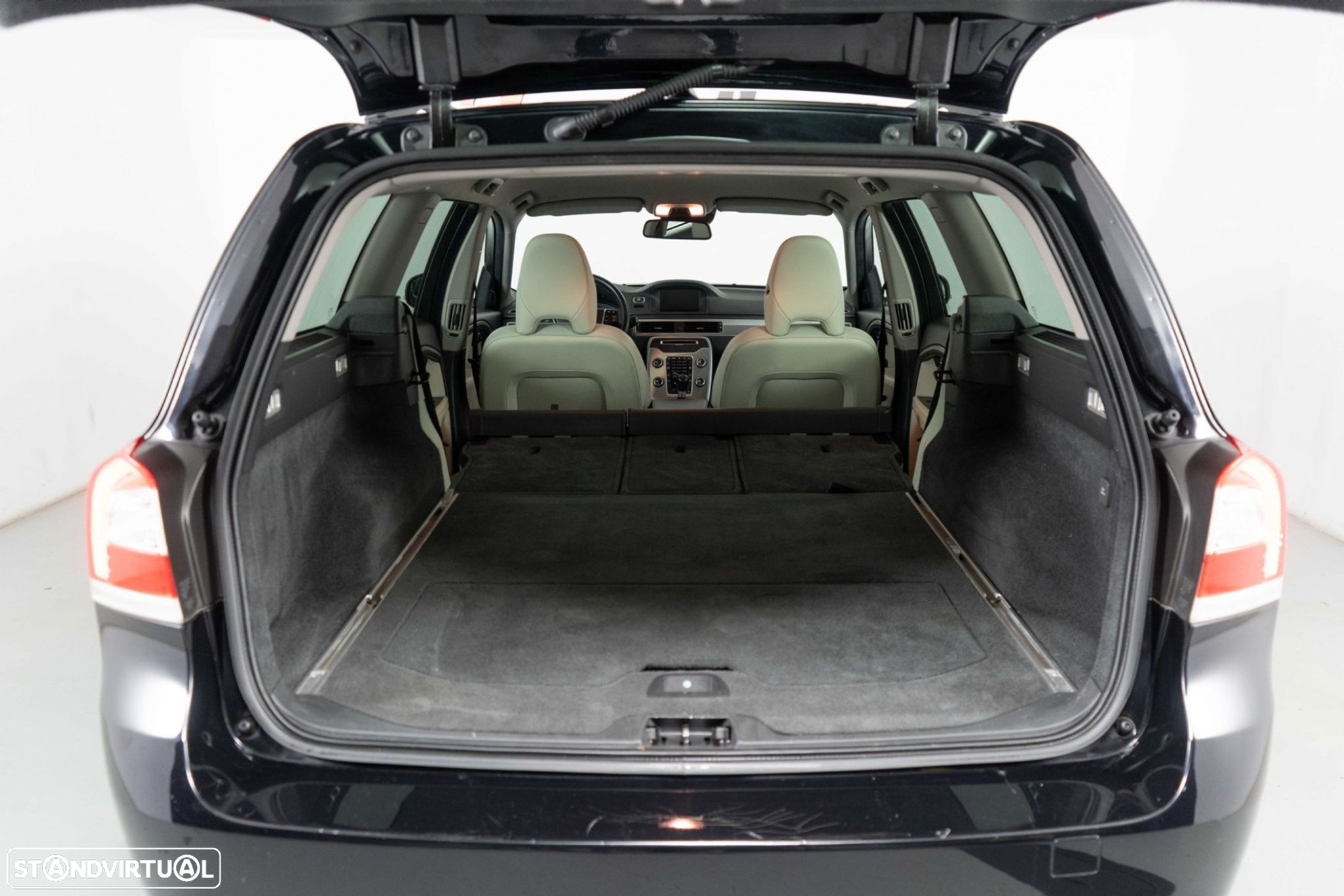 Volvo V70 1.6 D2 Drive Momentum Start/Stop - 13
