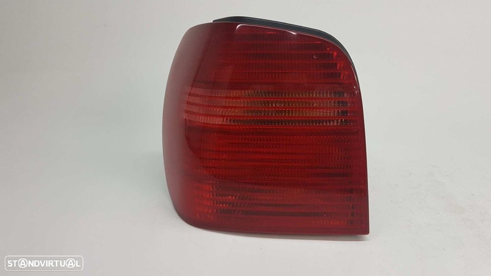 FAROLIM TRASEIRO ESQUERDO VOLKSWAGEN POLO BERLINA (6N2) TRENDLINE - 1