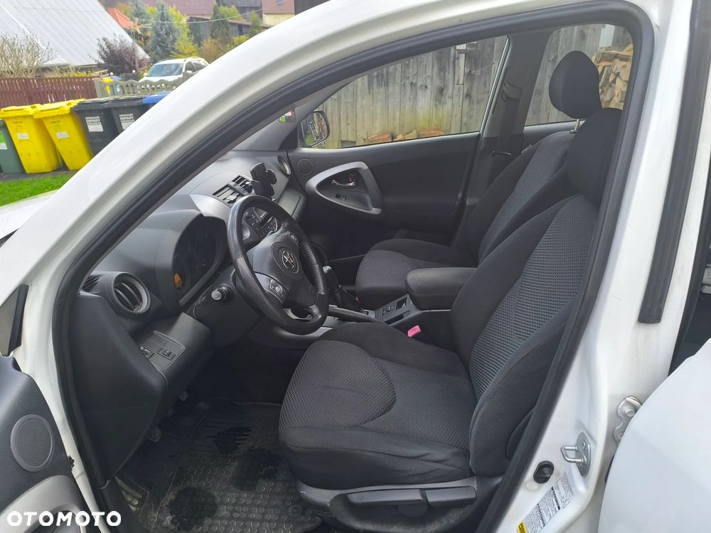 Toyota RAV4 - 4