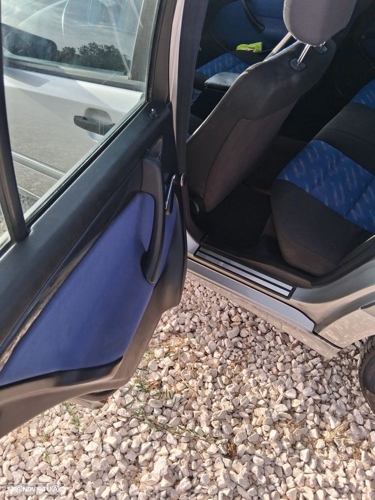 Mercedes-Benz 220 - 7