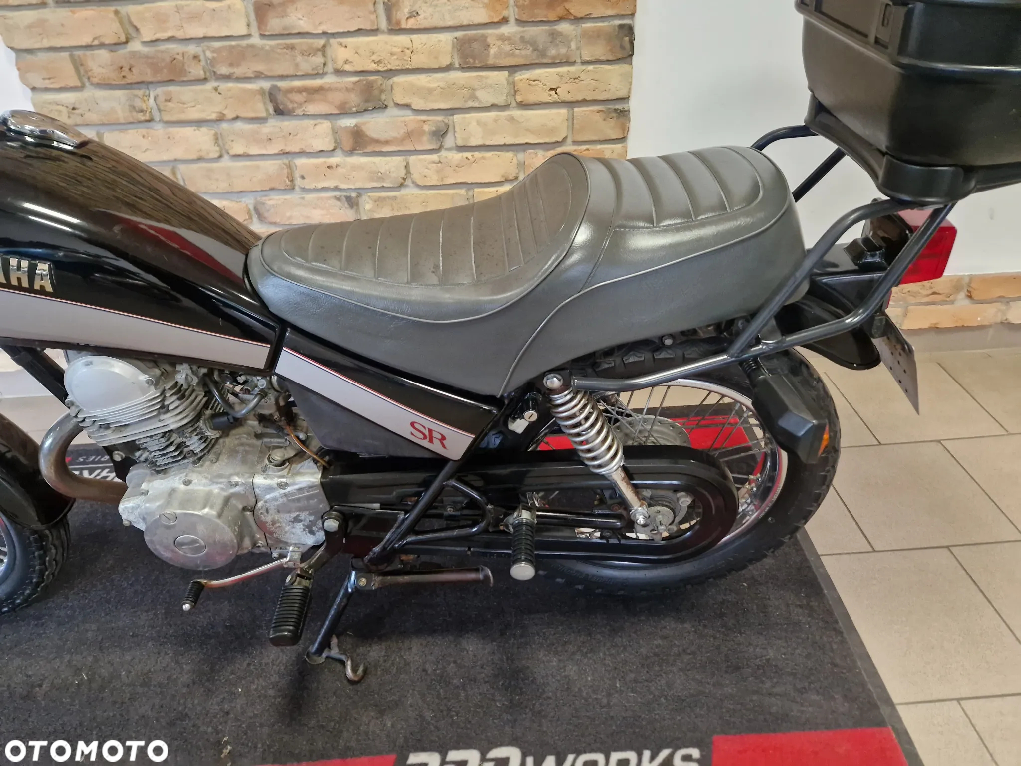 Yamaha SR - 8