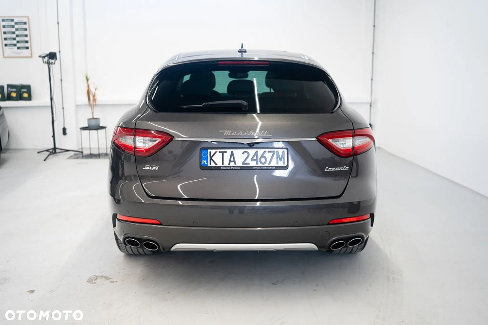 Maserati Levante S Granlusso - 9