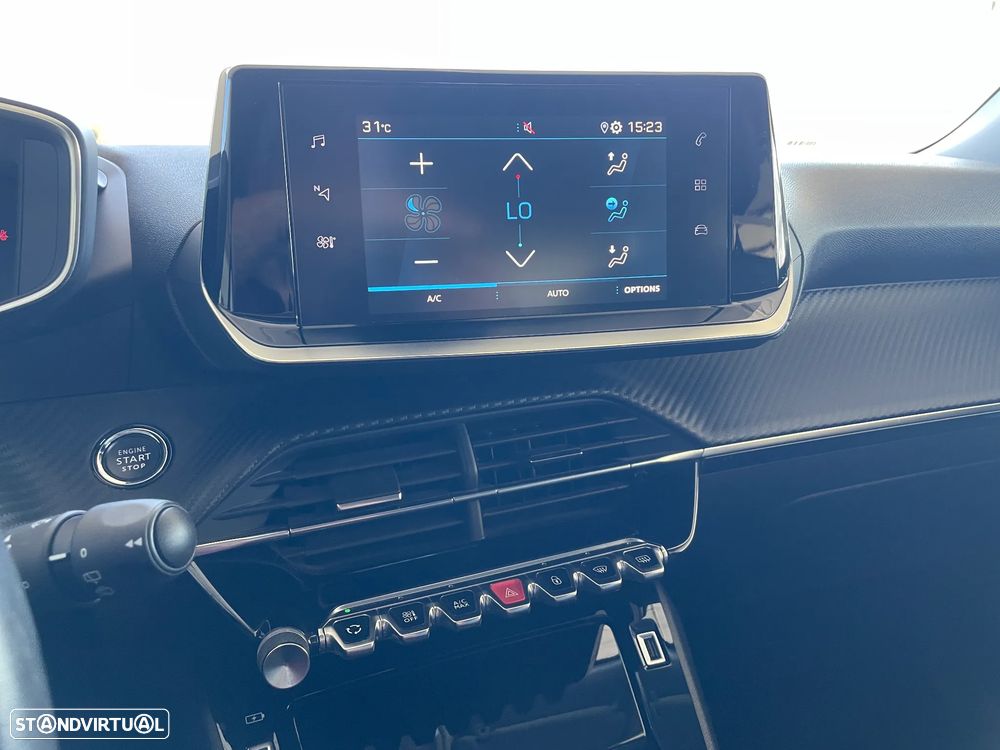 Peugeot 2008 1.2 PureTech Allure Pack - 20