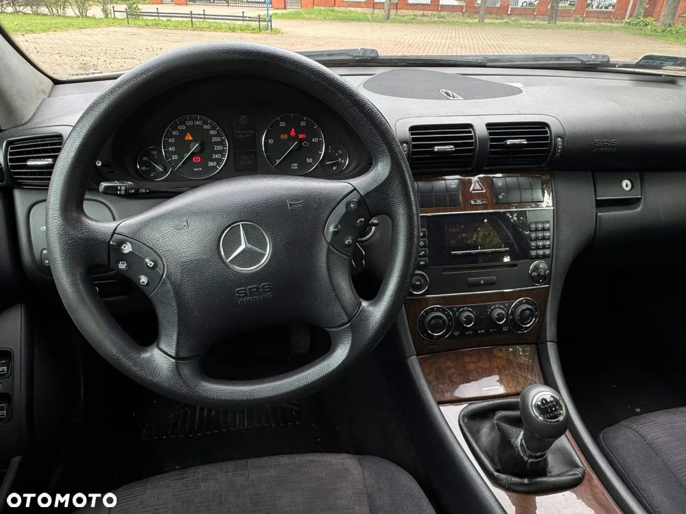 Mercedes-Benz Klasa C 220 T CDI Elegance - 12