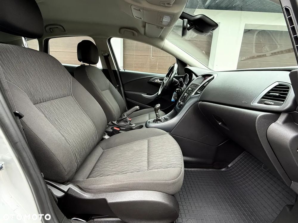 Opel Astra GTC 1.4 Turbo - 24