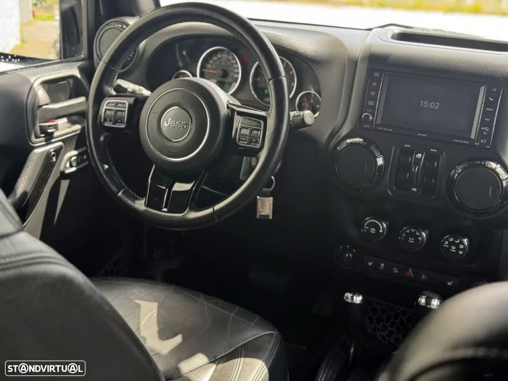 Jeep Wrangler Unlimited - 11