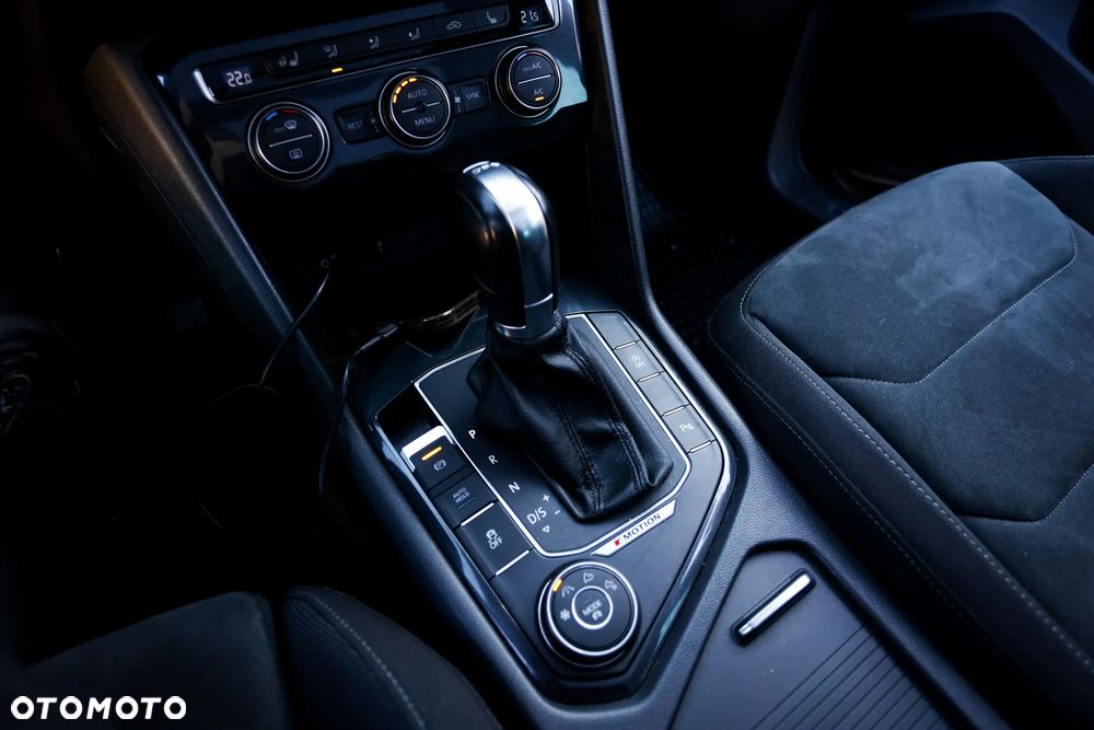 Volkswagen Tiguan 2.0 TDI SCR 4MOTION DSG Highline - 29