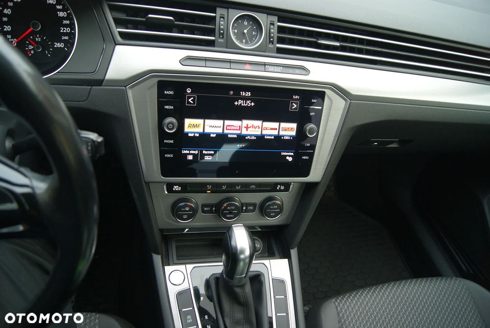 Volkswagen Passat 1.5 TSI EVO Elegance DSG - 19