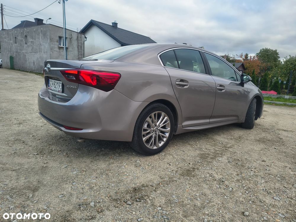Toyota Avensis - 4
