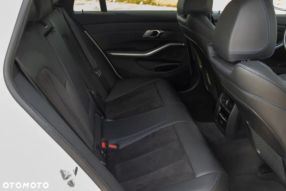 BMW Seria 3 320d xDrive M Sport Sport - 12