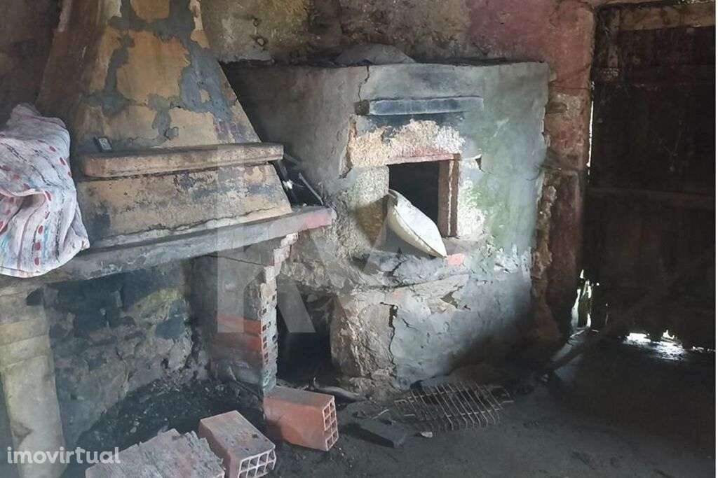 Moradia na serra, com logradouro para restaurar, Chã, Junqueira, Vale - Grande imagem: 4/19