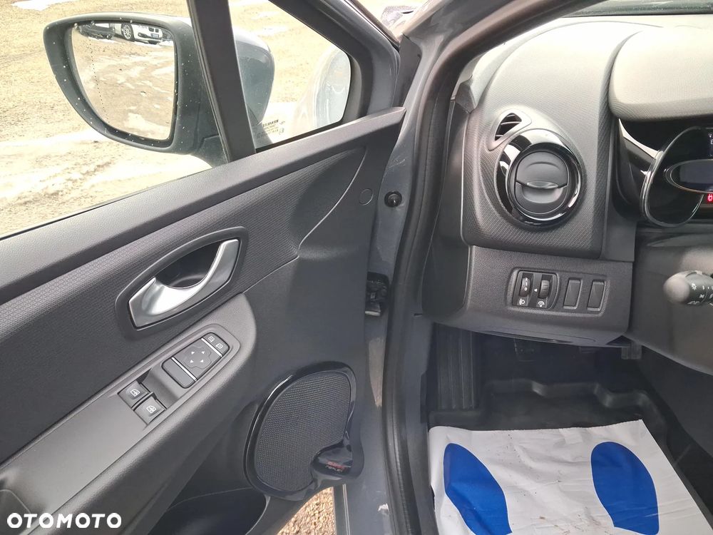 Renault Clio 1.2 16V Life - 11
