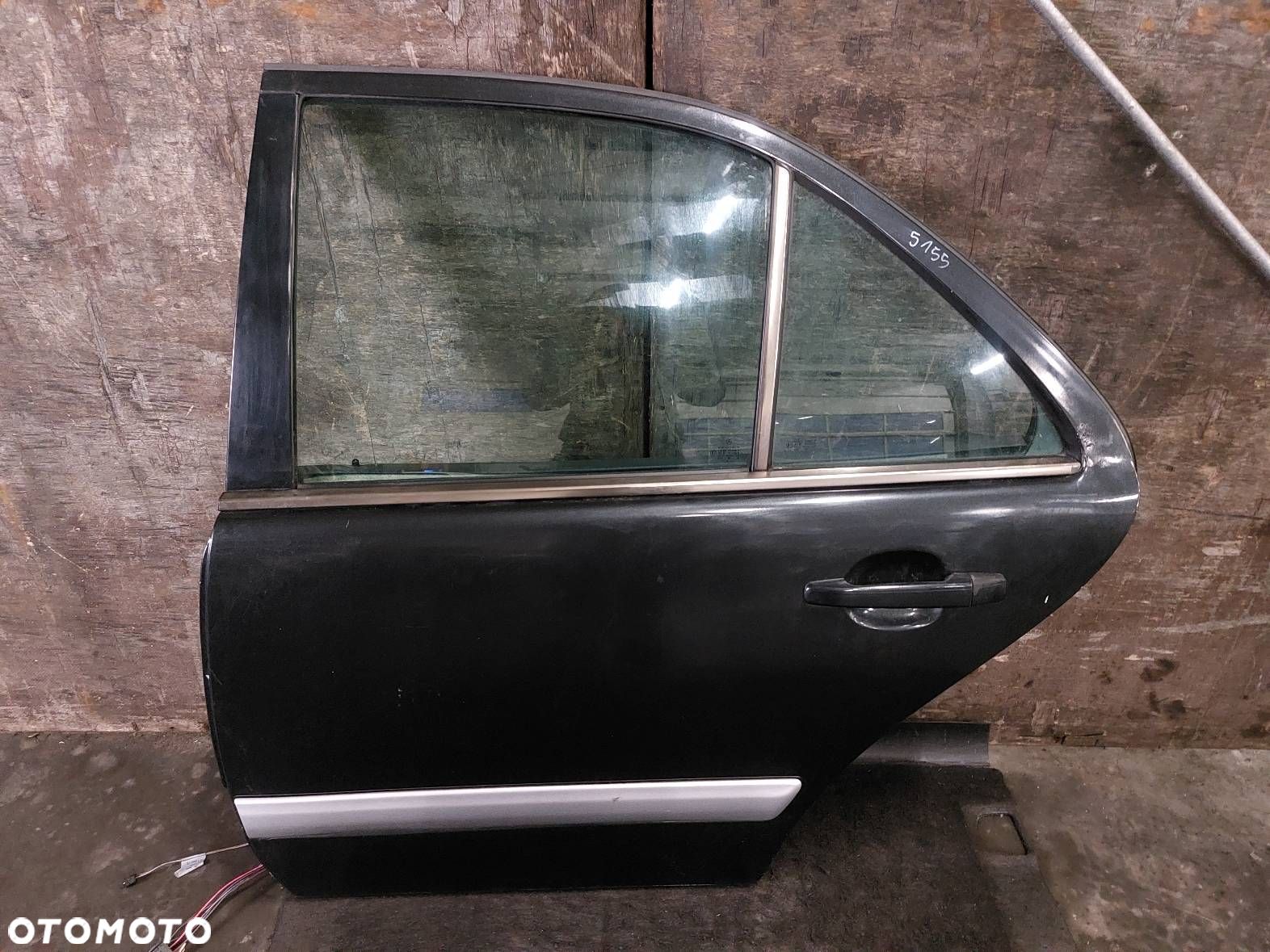 DRZWI KOMPLETNE LEWY TYŁ MERCEDES W210 SEDAN - 1
