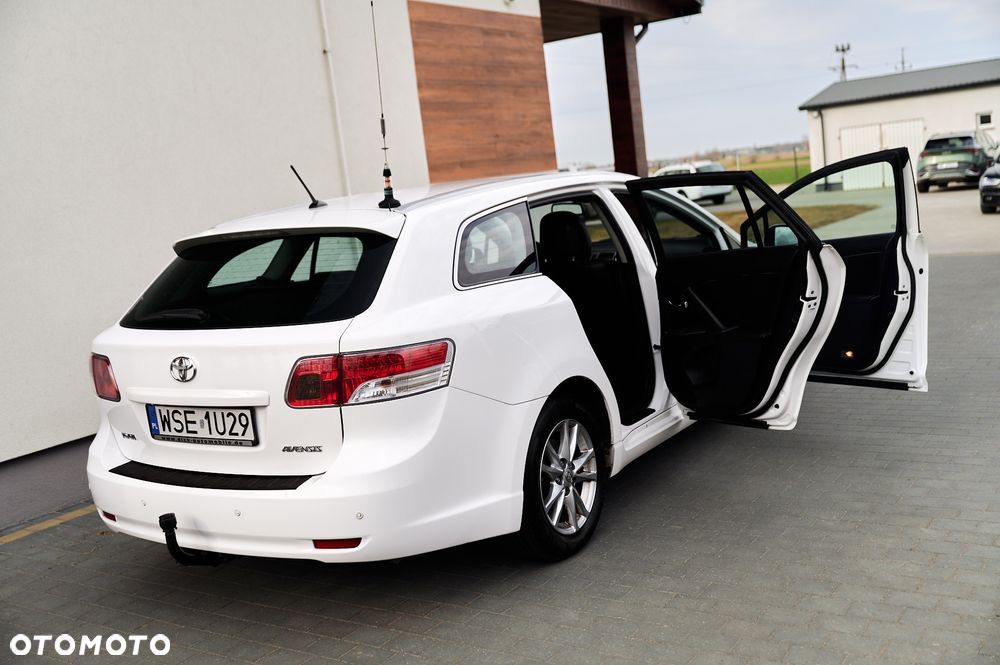 Toyota Avensis 2.0 D-4D Executive - 22