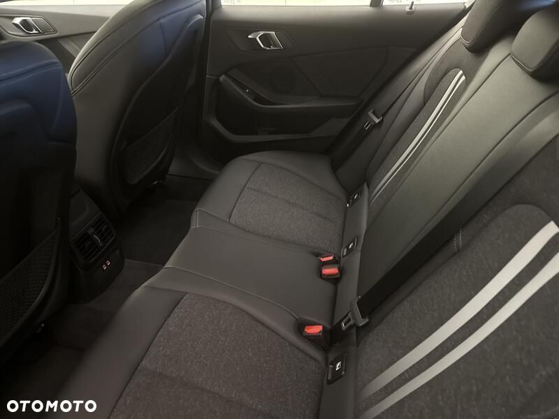 BMW Seria 1 118i - 19