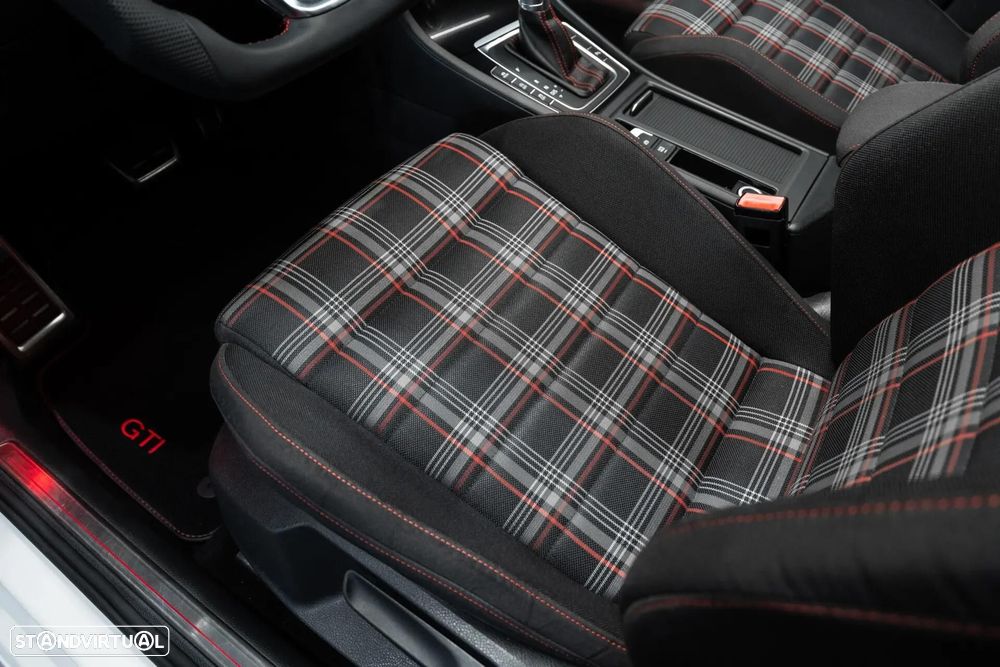 VW Golf GTI Performance BlueMotion DSG - 23