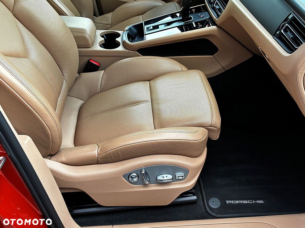 Porsche Macan - 37