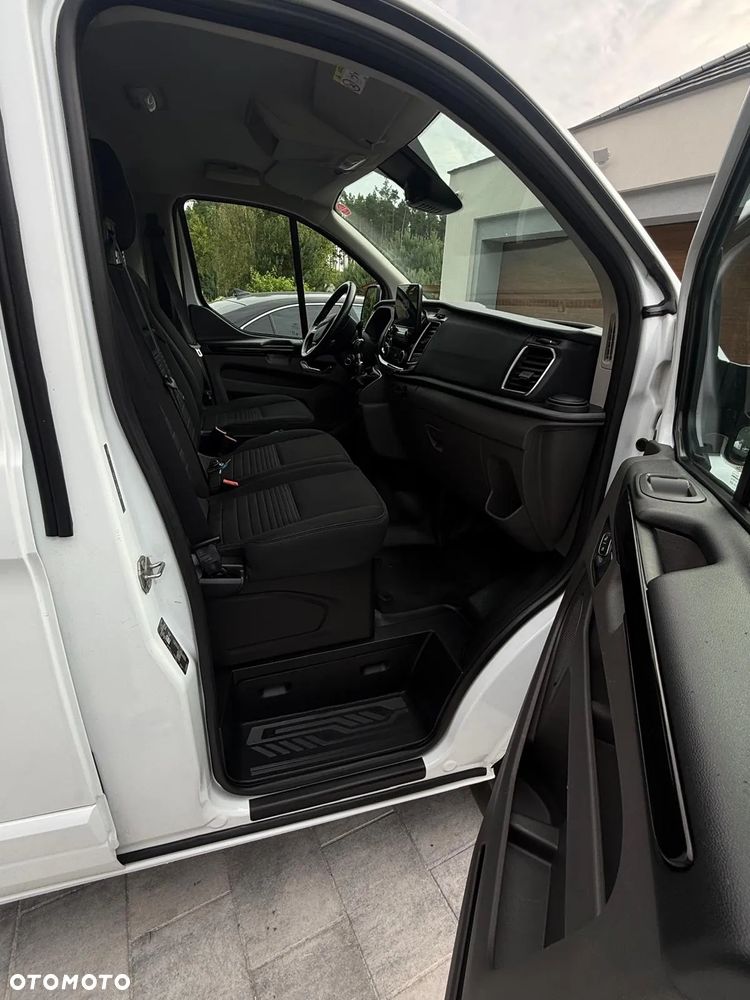 Ford TRANSIT CUSTOM - 9