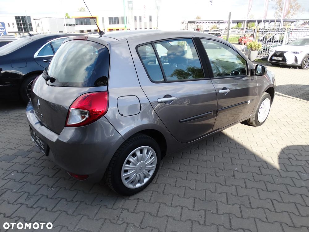 Renault Clio 1.2 16V Authentique - 7