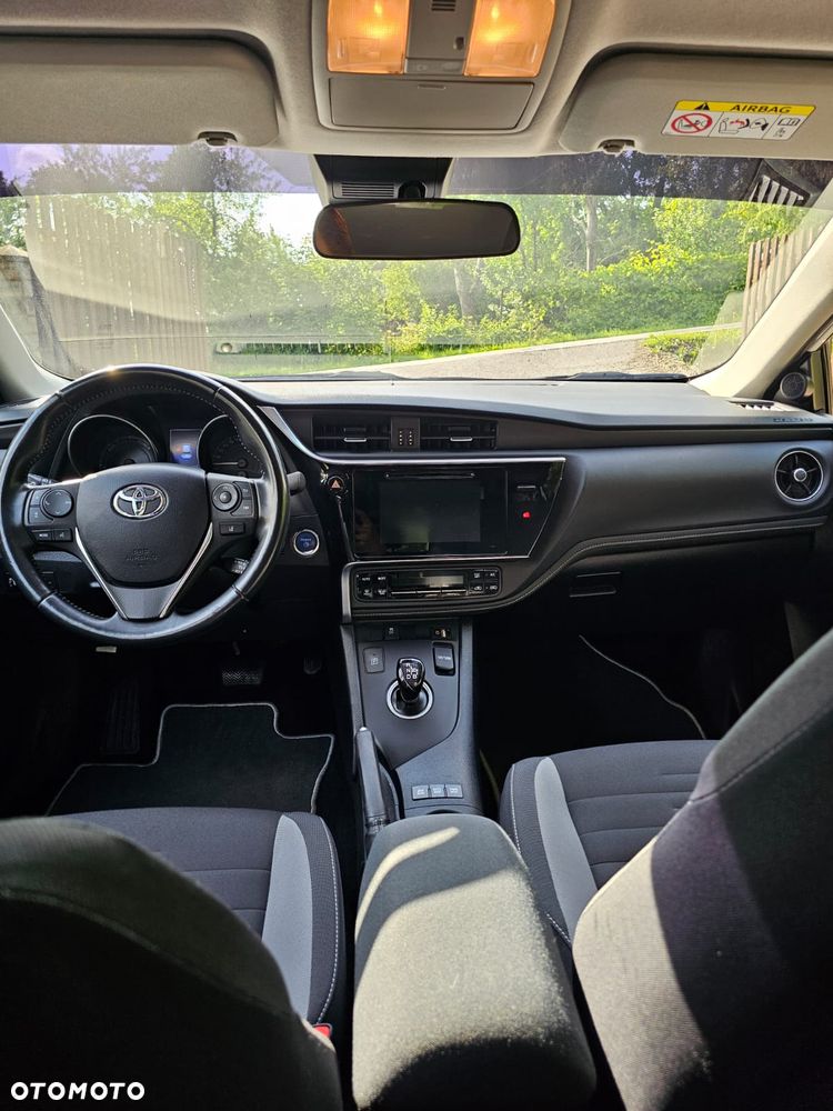 Toyota Auris - 18