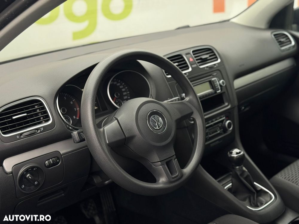 Volkswagen Golf - 32