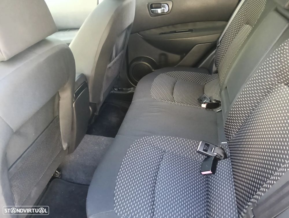 Nissan Qashqai 1.5 dCi Tekna Premium 18 - 26