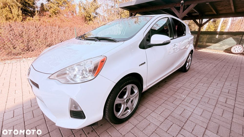 Toyota Prius (Hybrid) - 8