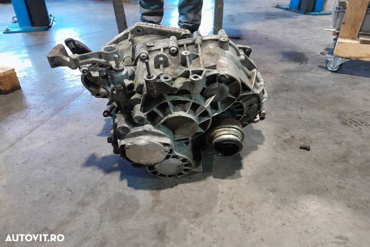 Cutie de viteze manuala TIP CUTIE KUG 4X4 Volkswagen VW Tiguan 1 5N [ - 3