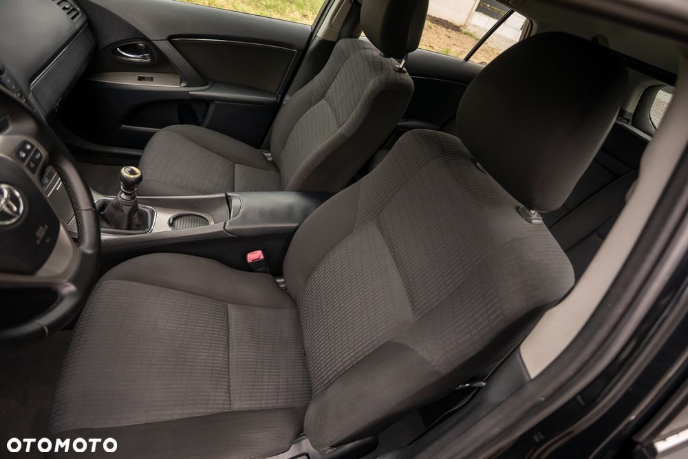 Toyota Avensis 1.8 Comfort - 16