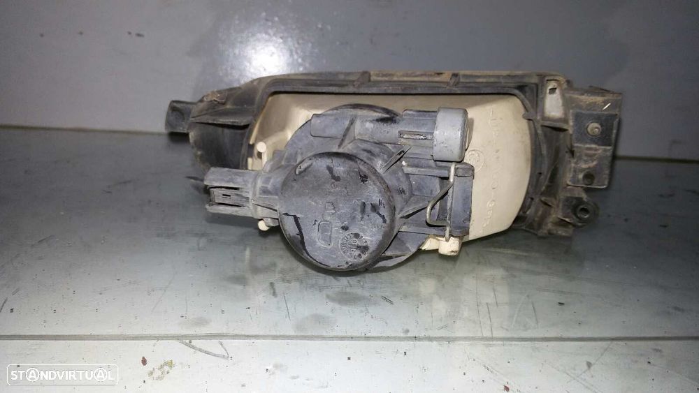 FAROL NEVOEIRO DIREITO RENAULT MEGANE I CLASSIC 1999 - - 2