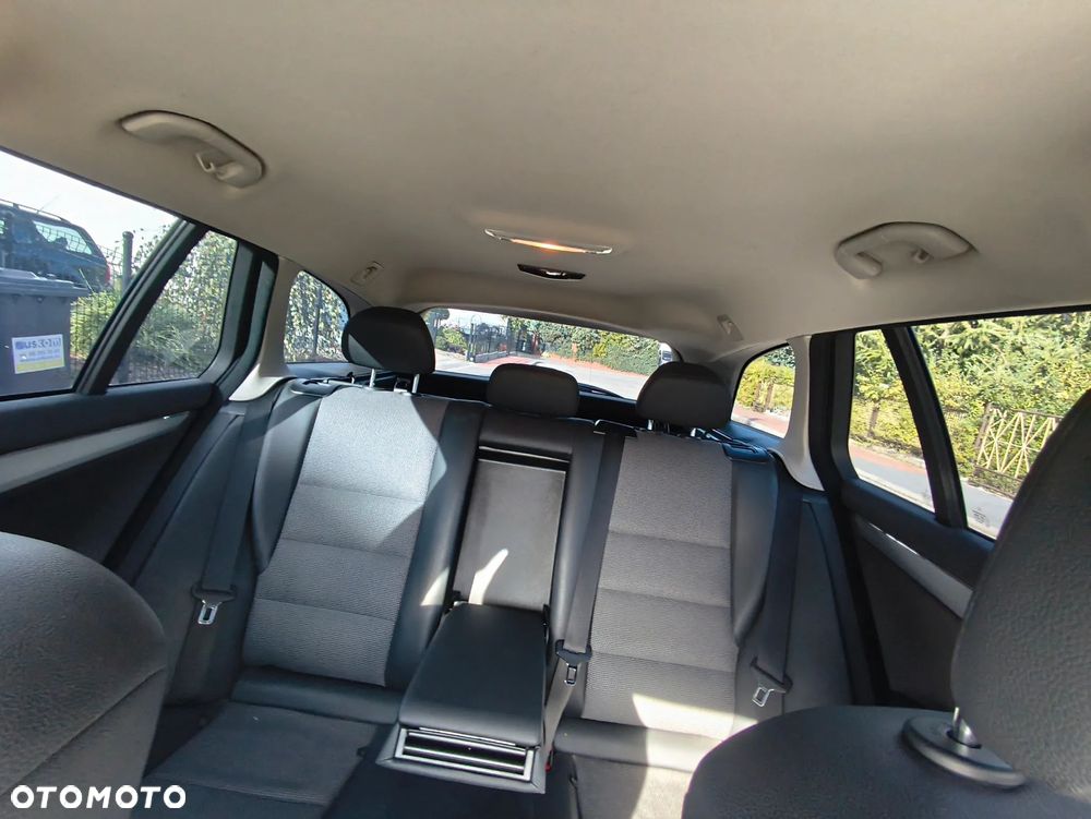 Mercedes-Benz Klasa C 200 CGI Automatik BlueEFFICIENCY Avantgarde - 19