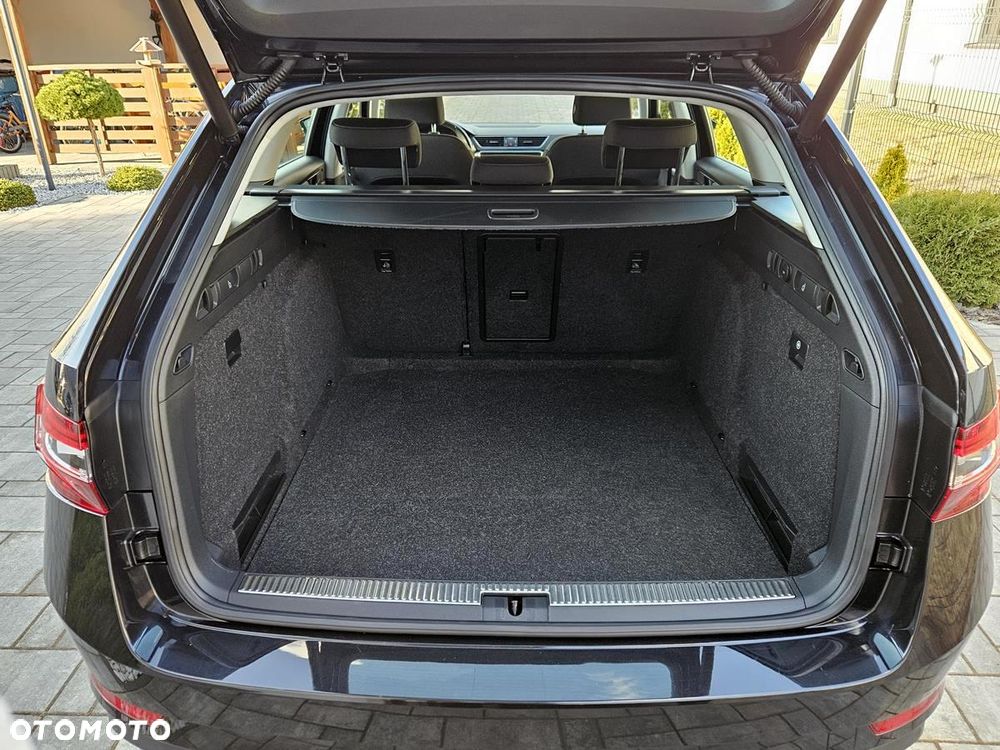 Skoda Superb 2.0 TDI Style - 22