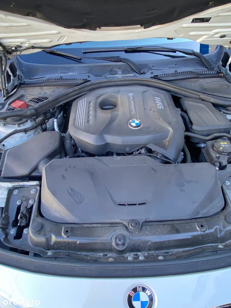 BMW Seria 3 320i - 12