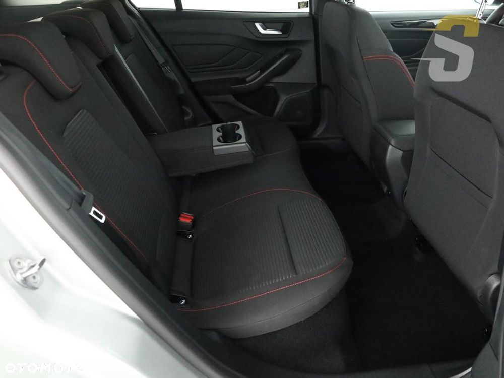 Ford Focus 1.0 EcoBoost mHEV ST-Line X - 26
