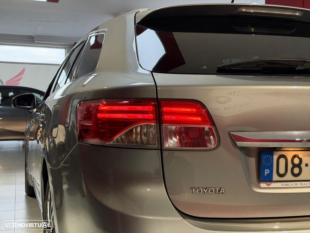 Toyota Avensis SW 2.0 D-4D Exclusive +GPS - 8