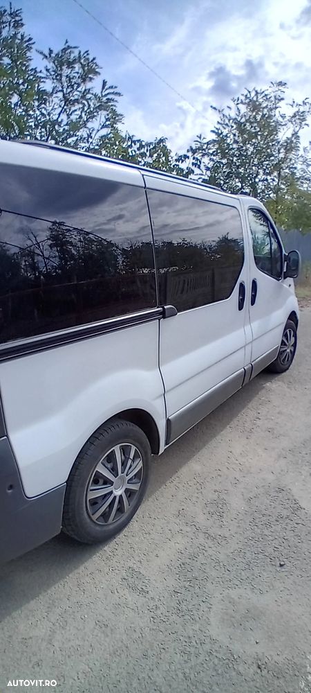 Opel Vivaro - 8
