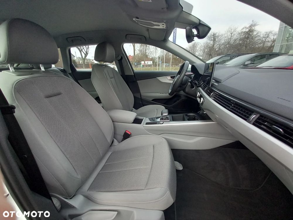 Audi A4 Avant 35 TFSI S tronic - 14