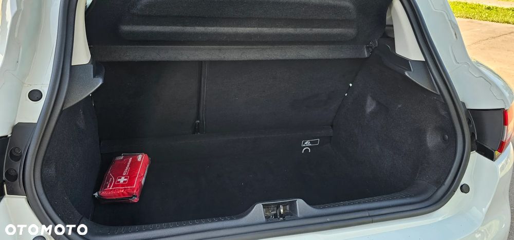 Renault Clio 1.2 16V 75 LIMITED - 32