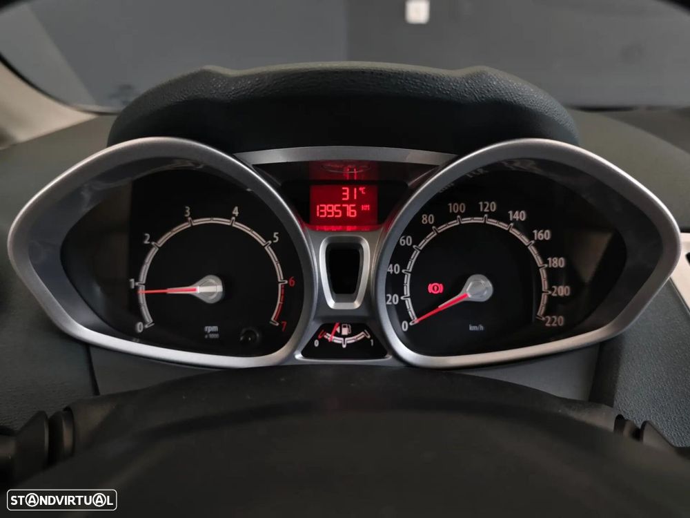 Ford Fiesta 1.25 Titanium - 52