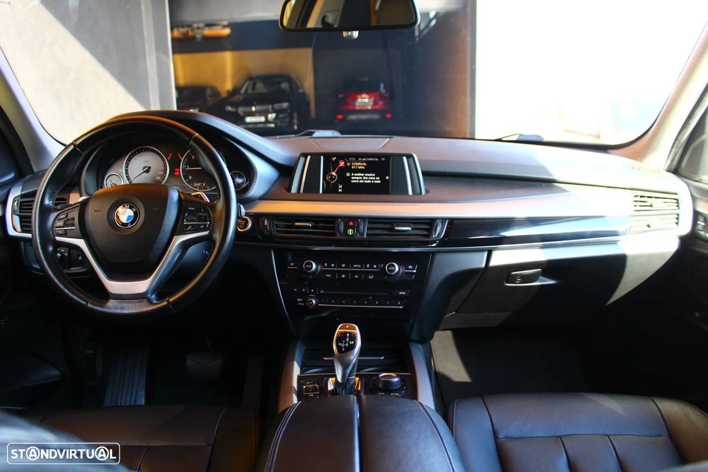 BMW X5 25 d sDrive Comfort 7L - 9