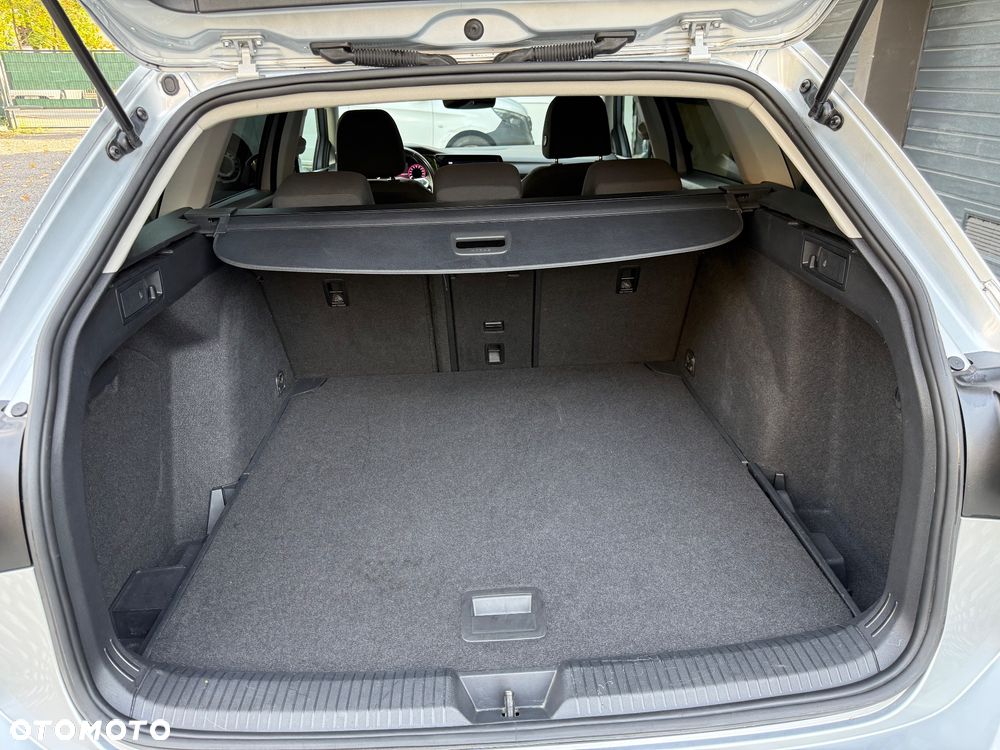 Volkswagen Golf 2.0 TDI SCR DSG Active - 22