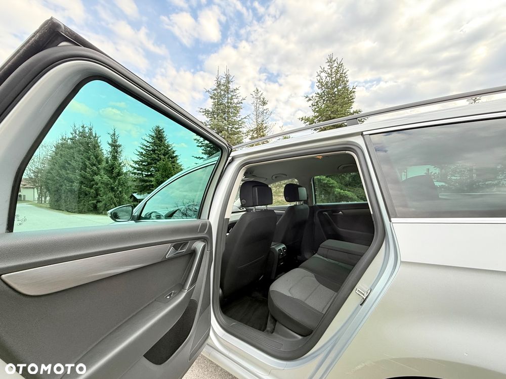 Volkswagen Passat 1.6 TDI DPF BlueMot Highline - 20