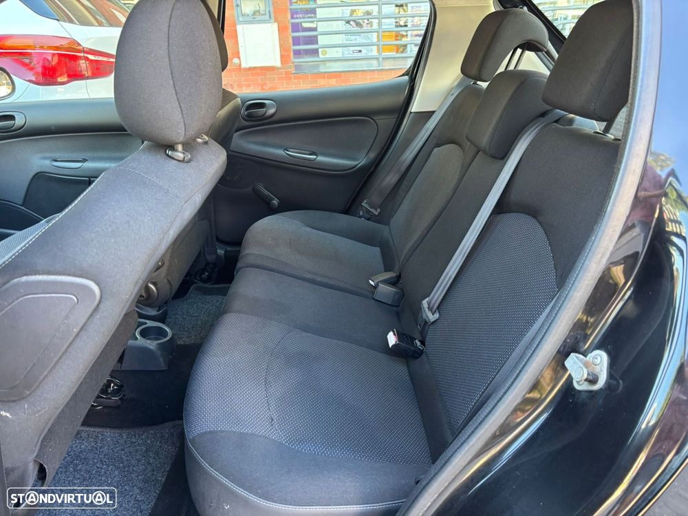 Peugeot 206+ - 30