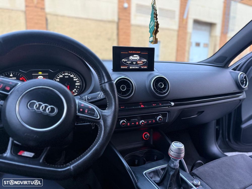 Audi A3 Sportback 1.6 TDI S line Sport Pack - 12