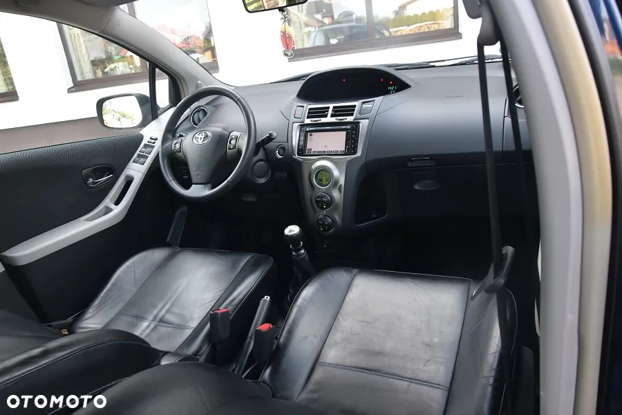 Toyota Yaris 1.33 Selection Platinum - 17